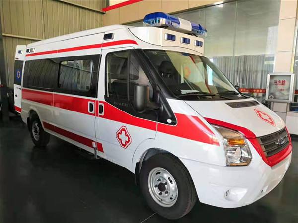 曲阳县福特V362救护车